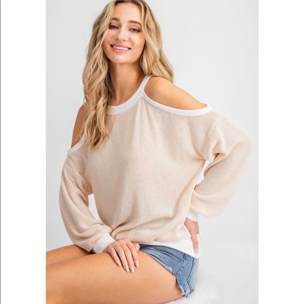 NEW! Cold Shoulder Top!🌸